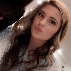 Meet your Posher, Raelee